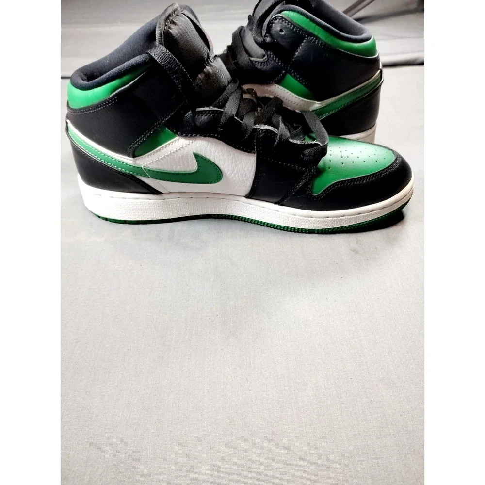 Air Jordan 1 Mid GS 7Y Black Pine Green White Gym Red 554725‑067 High‎ Tops